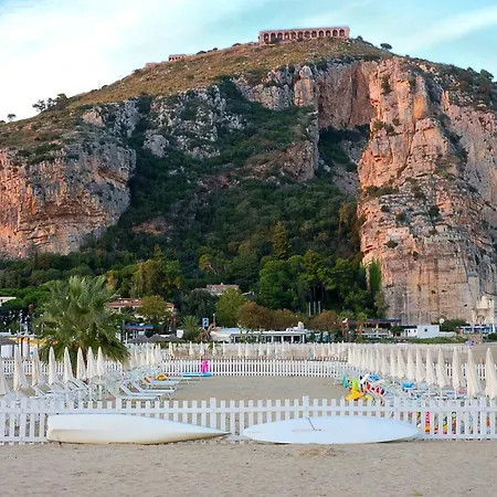 Abouterracina Bemi Al Mare, Di Fronte La Appartamento